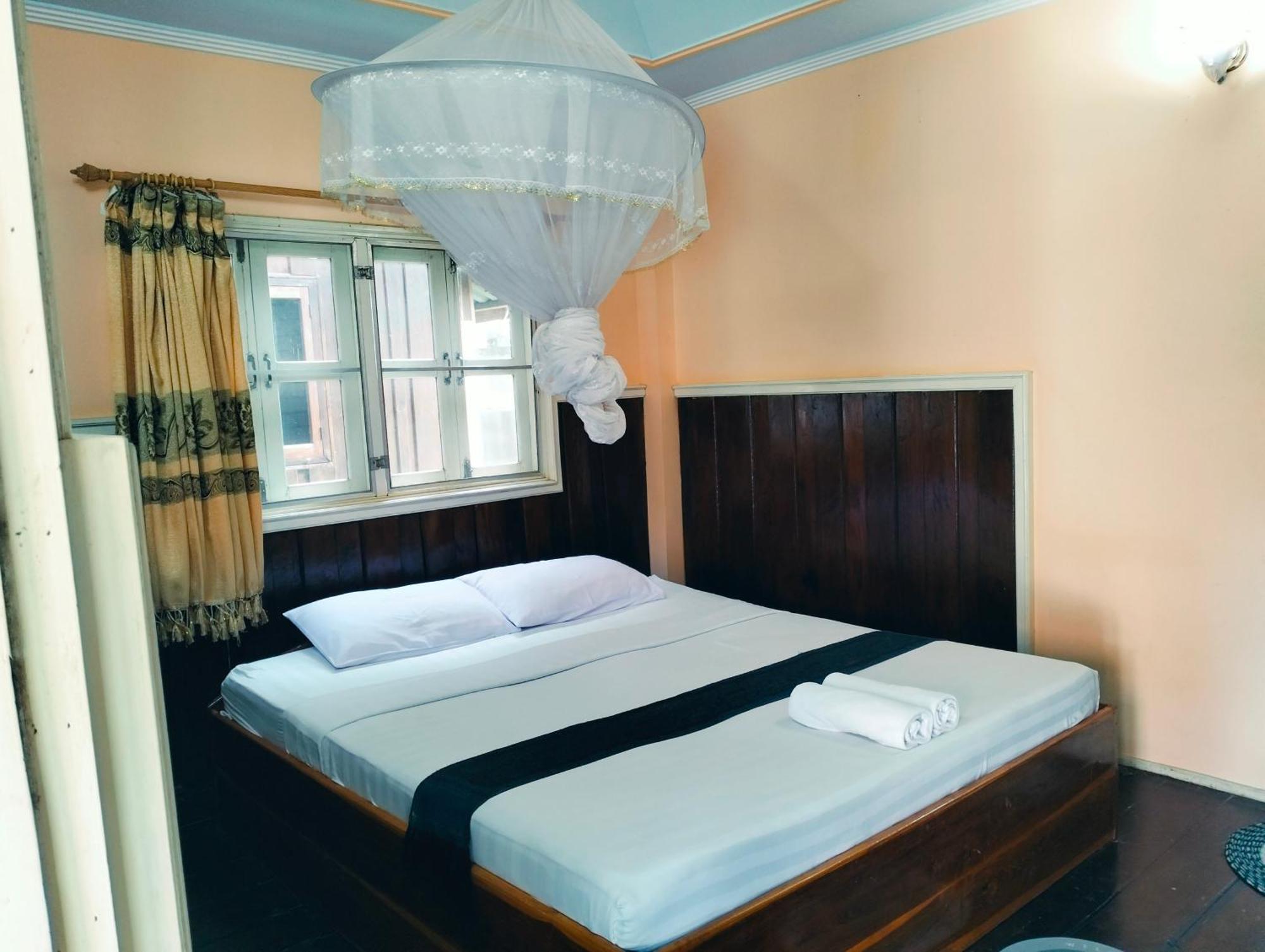 Pan Guest House Donkhone Ban Donsom Exterior foto